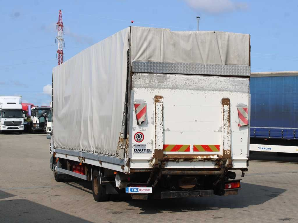 DAF FA LF 45.220, EURO 3, SIDEWALLS, TAIL LIFT - Curtain side truck: picture 4 DAF FA LF 45.220, EURO 3, SIDEWALLS, TAIL LIFT - Curtain side truck: picture 4