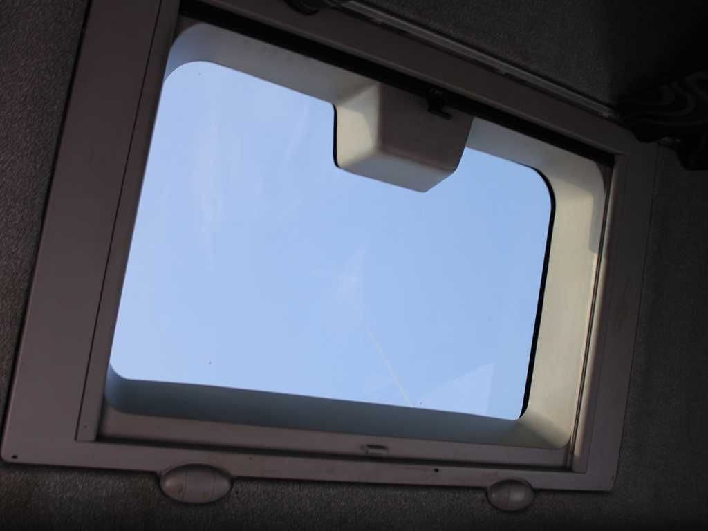 Iveco EUROCARGO 75E18, SIDE-WALLS, EURO 5 - Curtain side truck: picture 5 Iveco EUROCARGO 75E18, SIDE-WALLS, EURO 5 - Curtain side truck: picture 5