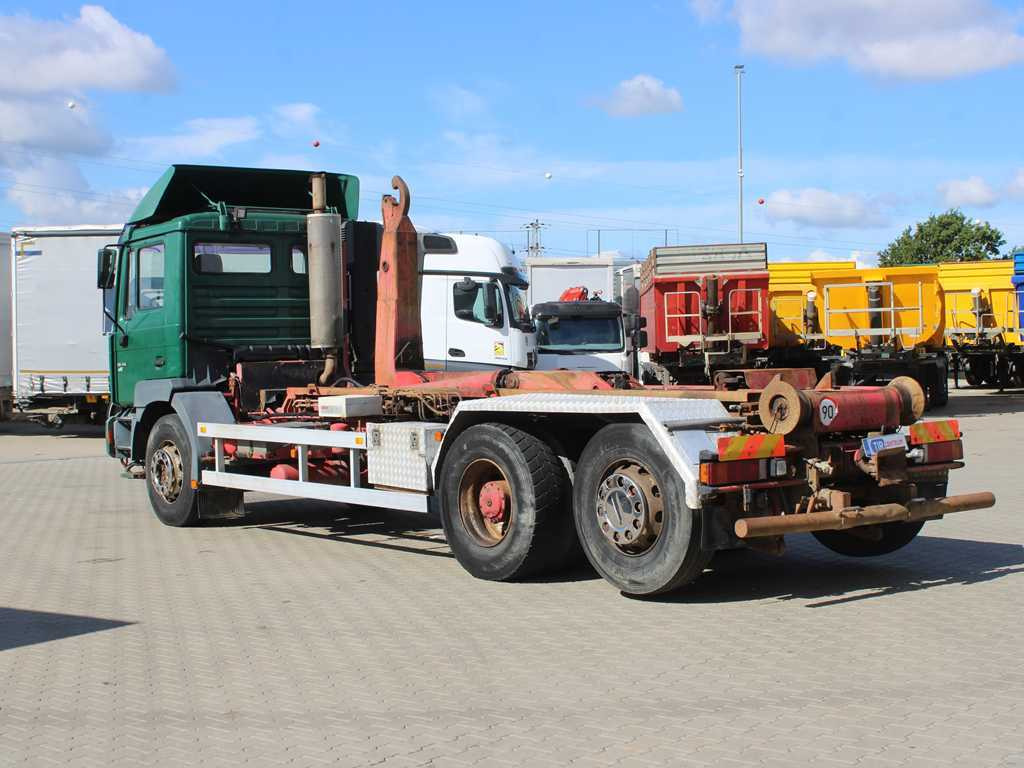 MAN 26.414, EURO 3, 6X2, LIFT AXLE, HOOK CARRIER FOR CONTAINERS - Hook lift truck: picture 5 MAN 26.414, EURO 3, 6X2, LIFT AXLE, HOOK CARRIER FOR CONTAINERS - Hook lift truck: picture 5