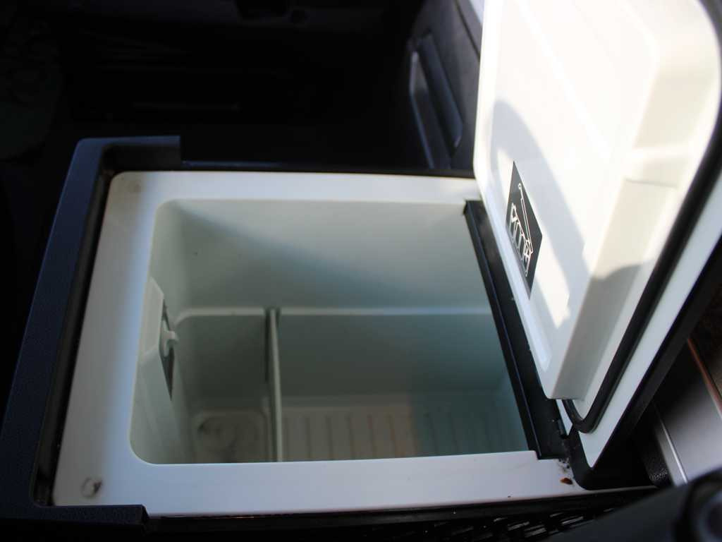 Mercedes-Benz ACTROS 2553, EURO 6, 6X2, AIR SUSPENSION, DRIVE-THROUGH + PANAV leasing Mercedes-Benz ACTROS 2553, EURO 6, 6X2, AIR SUSPENSION, DRIVE-THROUGH + PANAV: picture 16 Mercedes-Benz ACTROS 2553, EURO 6, 6X2, AIR SUSPENSION, DRIVE-THROUGH + PANAV leasing Mercedes-Benz ACTROS 2553, EURO 6, 6X2, AIR SUSPENSION, DRIVE-THROUGH + PANAV: picture 16