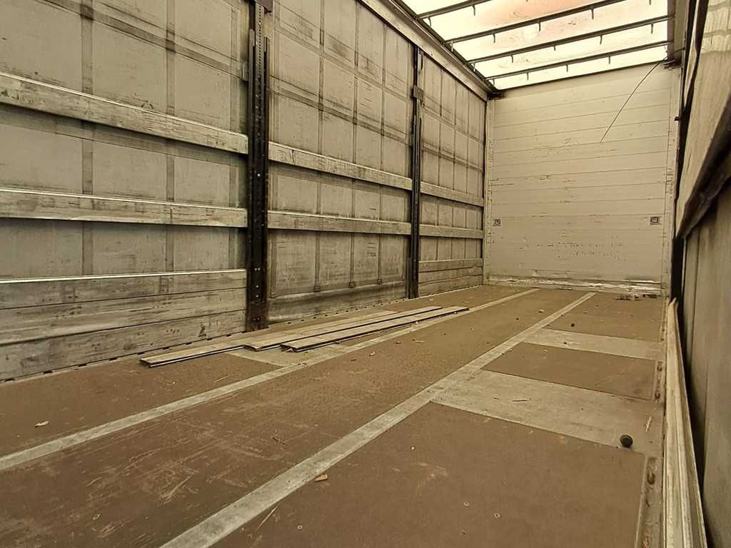 Mercedes-Benz Actros 2542, 6X2 - Curtain side truck: picture 4 Mercedes-Benz Actros 2542, 6X2 - Curtain side truck: picture 4