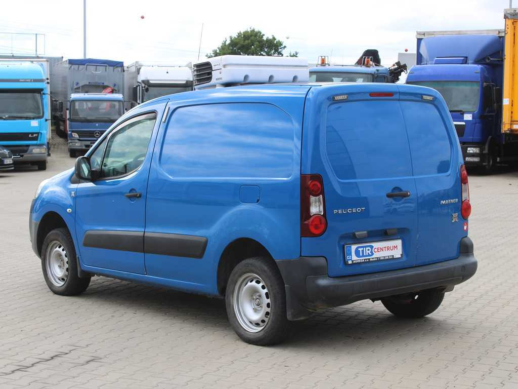 Peugeot PEUGEOT PARTNER, 4X4, CARRIER NEOS 100 - Refrigerated delivery van: picture 5 Peugeot PEUGEOT PARTNER, 4X4, CARRIER NEOS 100 - Refrigerated delivery van: picture 5