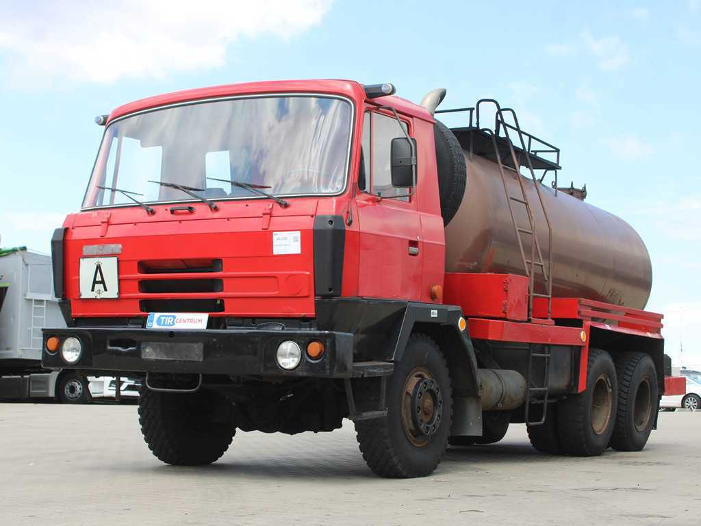 Tatra T815, 6X6, 11m³, FUEL TRUCK - Tanker truck: picture 1 Tatra T815, 6X6, 11m³, FUEL TRUCK - Tanker truck: picture 1