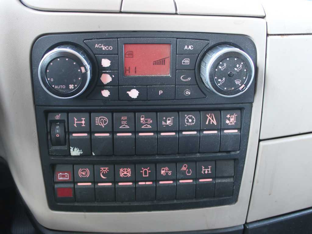 Tractor unit MAN TGX 18.500, EURO 6, RETARDER, NAVIGATION, BEACONS: picture 12