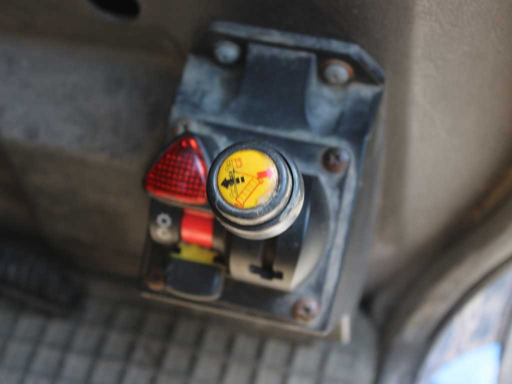 Tractor unit Renault Magnum DXI 480, EURO 5EEV, HYDRAULIC: picture 20