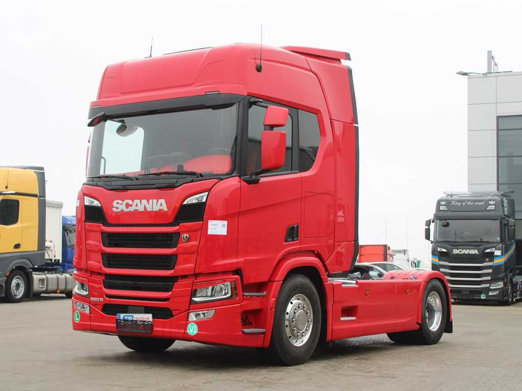 Scania R560, RETARDER, HYDRAULICS, AIR SUSPENSION, EURO 6 - Tractor unit: picture 1 Scania R560, RETARDER, HYDRAULICS, AIR SUSPENSION, EURO 6 - Tractor unit: picture 1