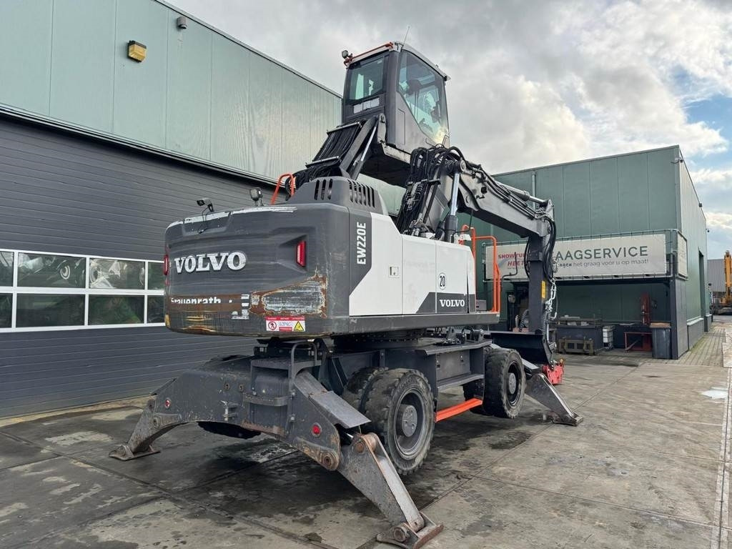 Volvo EW220 E - Waste/ Industry handler: picture 4 Volvo EW220 E - Waste/ Industry handler: picture 4
