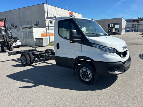 Iveco Daily 40 - 180 Fahrgestell, E6 Ohne Motor/Ohne Getriebe - Cab chassis truck: picture 3 Iveco Daily 40 - 180 Fahrgestell, E6 Ohne Motor/Ohne Getriebe - Cab chassis truck: picture 3