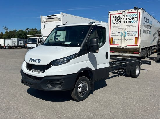 Iveco Daily 40 - 180 Fahrgestell, E6 Ohne Motor/Ohne Getriebe - Cab chassis truck: picture 1 Iveco Daily 40 - 180 Fahrgestell, E6 Ohne Motor/Ohne Getriebe - Cab chassis truck: picture 1