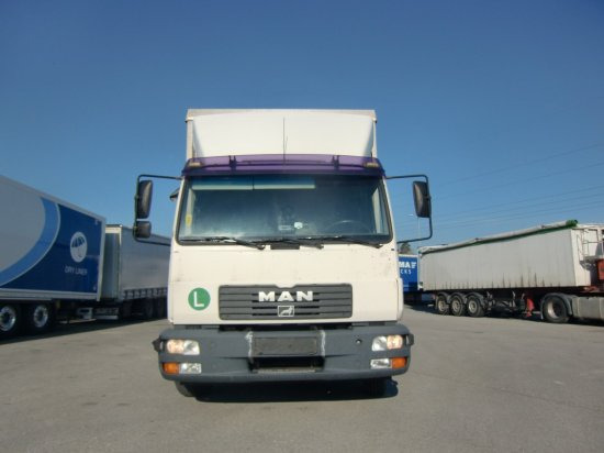 MAN LE 8.220 4x2 BL Planenaufbau + Anhänger Komplettzug - Curtain side truck: picture 2 MAN LE 8.220 4x2 BL Planenaufbau + Anhänger Komplettzug - Curtain side truck: picture 2