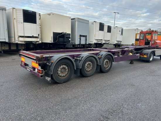 Web Trailer LPRS24 Heckschieber 1x20 ft 2x20 ft 1x40 ft - Container transporter/ Swap body semi-trailer: picture 4 Web Trailer LPRS24 Heckschieber 1x20 ft 2x20 ft 1x40 ft - Container transporter/ Swap body semi-trailer: picture 4