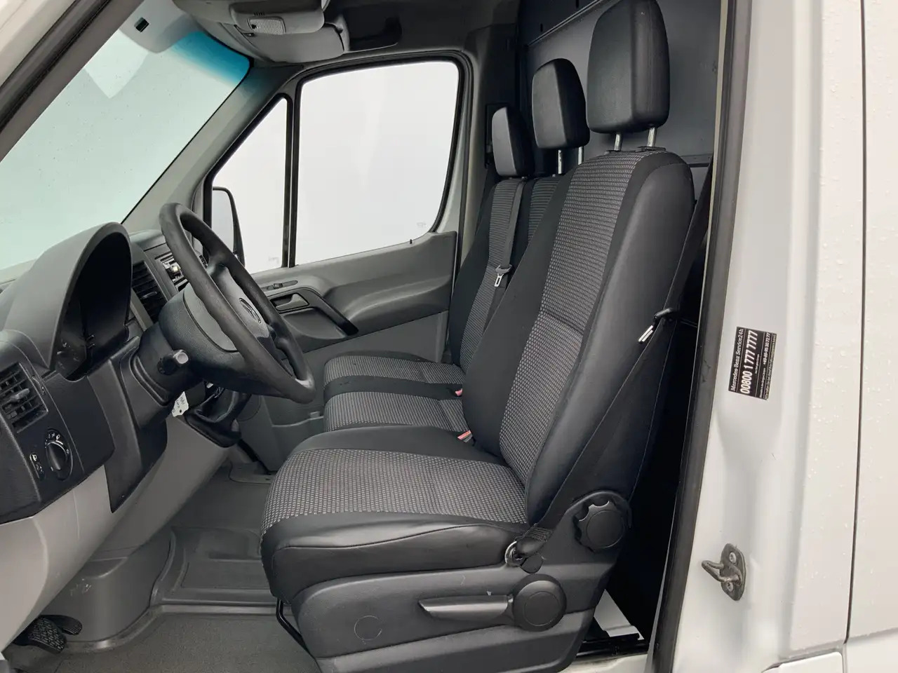 Mercedes-Benz Sprinter 209 2.2 CDI 325 L1H1 Airco Euro 4 - Panel van: picture 4 Mercedes-Benz Sprinter 209 2.2 CDI 325 L1H1 Airco Euro 4 - Panel van: picture 4