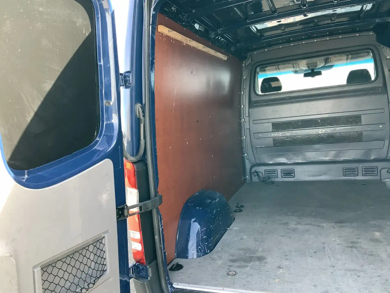 Mercedes-Benz Sprinter 316 2.2 CDI 325 L1H1 Airco Cruise Trekhaak 2000 kg - Panel van: picture 4 Mercedes-Benz Sprinter 316 2.2 CDI 325 L1H1 Airco Cruise Trekhaak 2000 kg - Panel van: picture 4