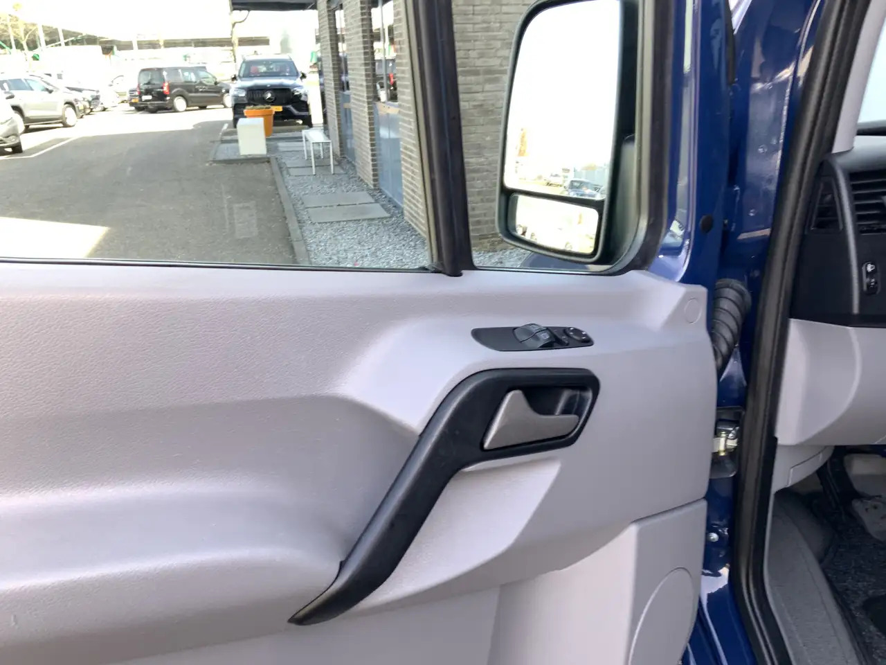 Mercedes-Benz Sprinter 316 2.2 CDI 325 L1H1 Airco Cruise Trekhaak 2000 kg - Panel van: picture 5 Mercedes-Benz Sprinter 316 2.2 CDI 325 L1H1 Airco Cruise Trekhaak 2000 kg - Panel van: picture 5