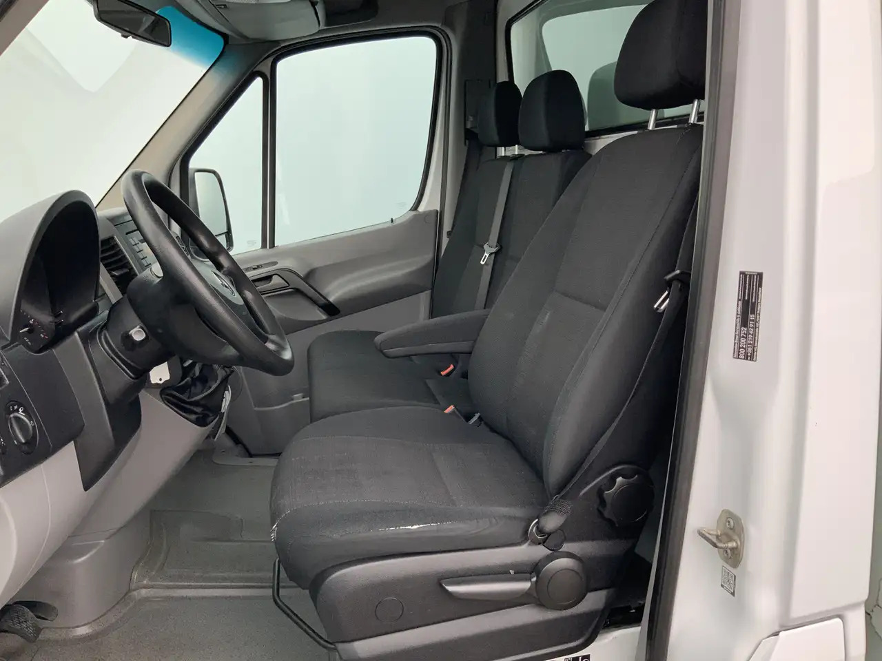 Mercedes-Benz Sprinter 516 2.2 CDI 432 Meubelbak&Deuren &Trap Airco 3 Zit - Closed box van: picture 4 Mercedes-Benz Sprinter 516 2.2 CDI 432 Meubelbak&Deuren &Trap Airco 3 Zit - Closed box van: picture 4