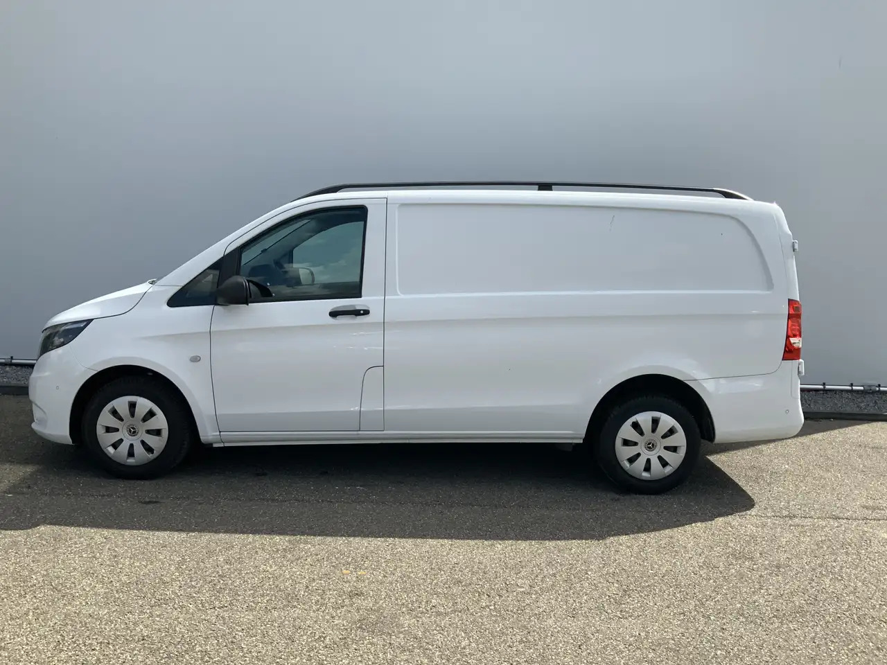 Mercedes-Benz Vito 110 CDI L2 Airco Cruise Navi Scherm Dakrail Euro 6 - Panel van: picture 3 Mercedes-Benz Vito 110 CDI L2 Airco Cruise Navi Scherm Dakrail Euro 6 - Panel van: picture 3
