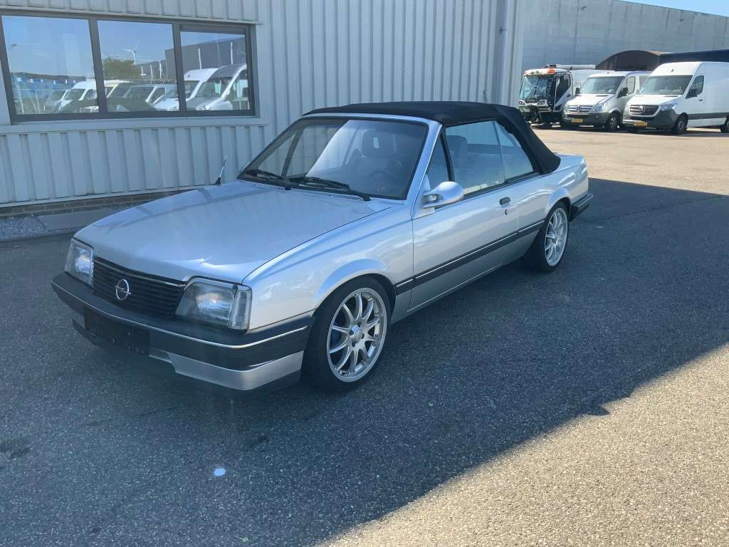 Opel Ascona 1.6 S Automaat Cabriolet Marge geen btw - Car: picture 2 Opel Ascona 1.6 S Automaat Cabriolet Marge geen btw - Car: picture 2