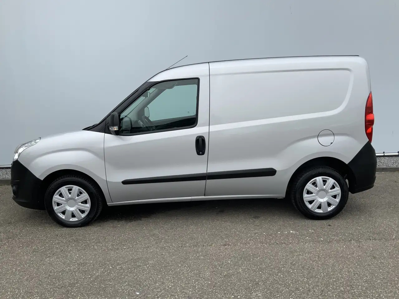 Opel Combo 1.3 CDTi L1H1 Edition Airco Euro 6 - Small van: picture 3 Opel Combo 1.3 CDTi L1H1 Edition Airco Euro 6 - Small van: picture 3