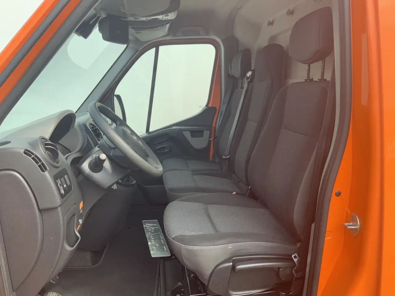 Opel Movano 2.3 CDTI L2H3 Airco Cruise 3 Zits Trekhaak 2500 kg - Panel van: picture 4 Opel Movano 2.3 CDTI L2H3 Airco Cruise 3 Zits Trekhaak 2500 kg - Panel van: picture 4