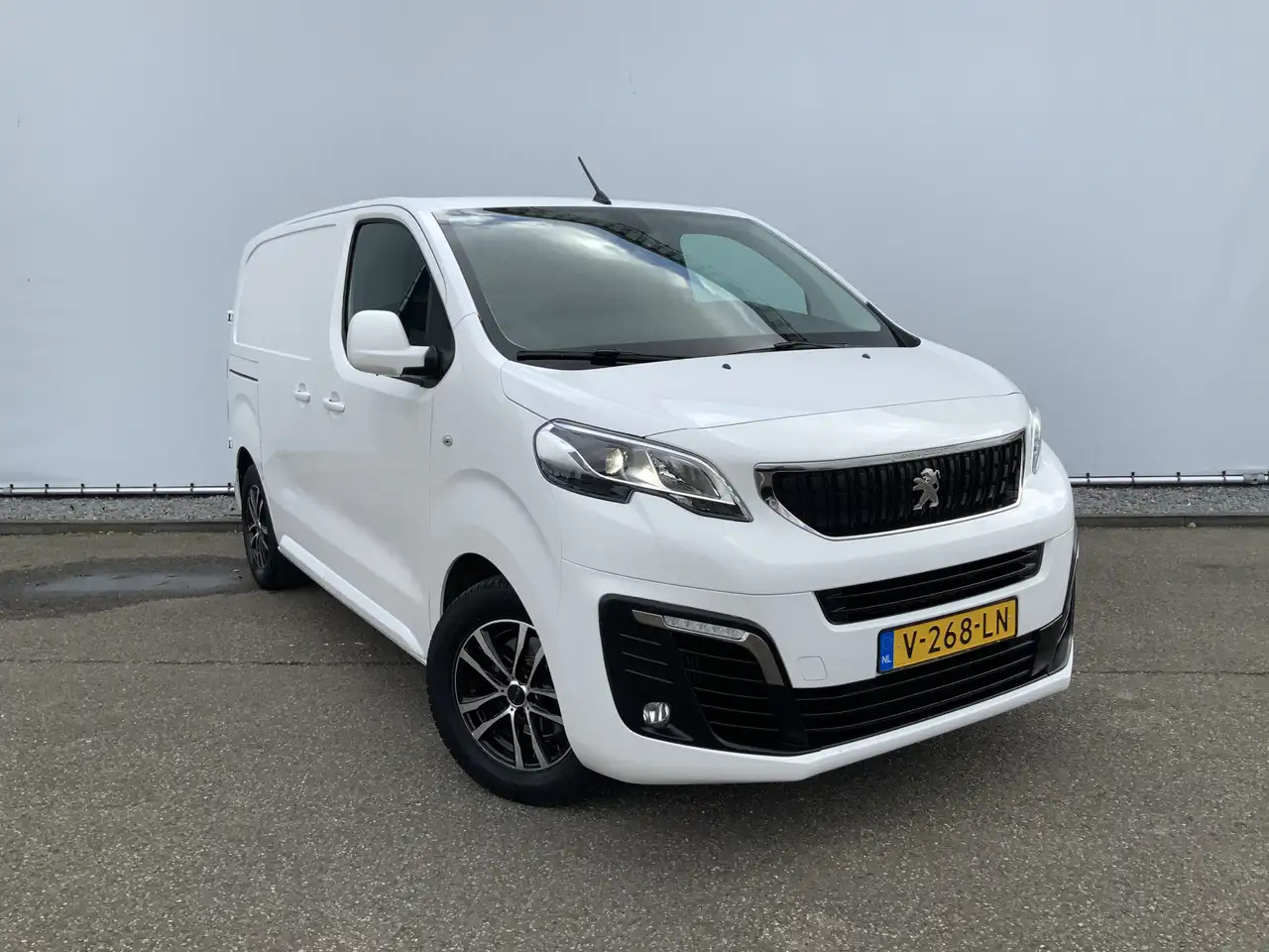 Panel van Peugeot Expert 227C 2.0 BlueHDI 150 Premium Pack Airco Cruise Cam: picture 27