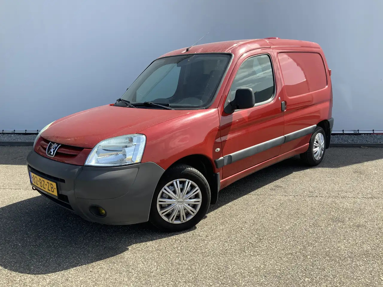 Peugeot Partner 170C 1.4 Avantage Benzine Trekhaak 900 kg Elec Raa - Small van: picture 1 Peugeot Partner 170C 1.4 Avantage Benzine Trekhaak 900 kg Elec Raa - Small van: picture 1