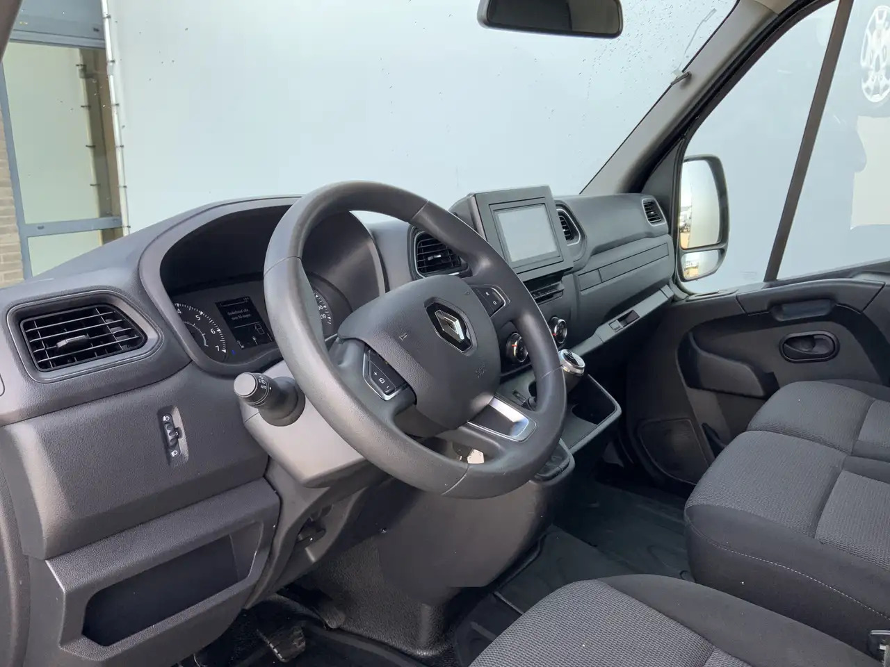 Renault Master T35 2.3 dCi 135 L2H2 Airco Cruise 3 Zits Camera Eu - Panel van: picture 5 Renault Master T35 2.3 dCi 135 L2H2 Airco Cruise 3 Zits Camera Eu - Panel van: picture 5