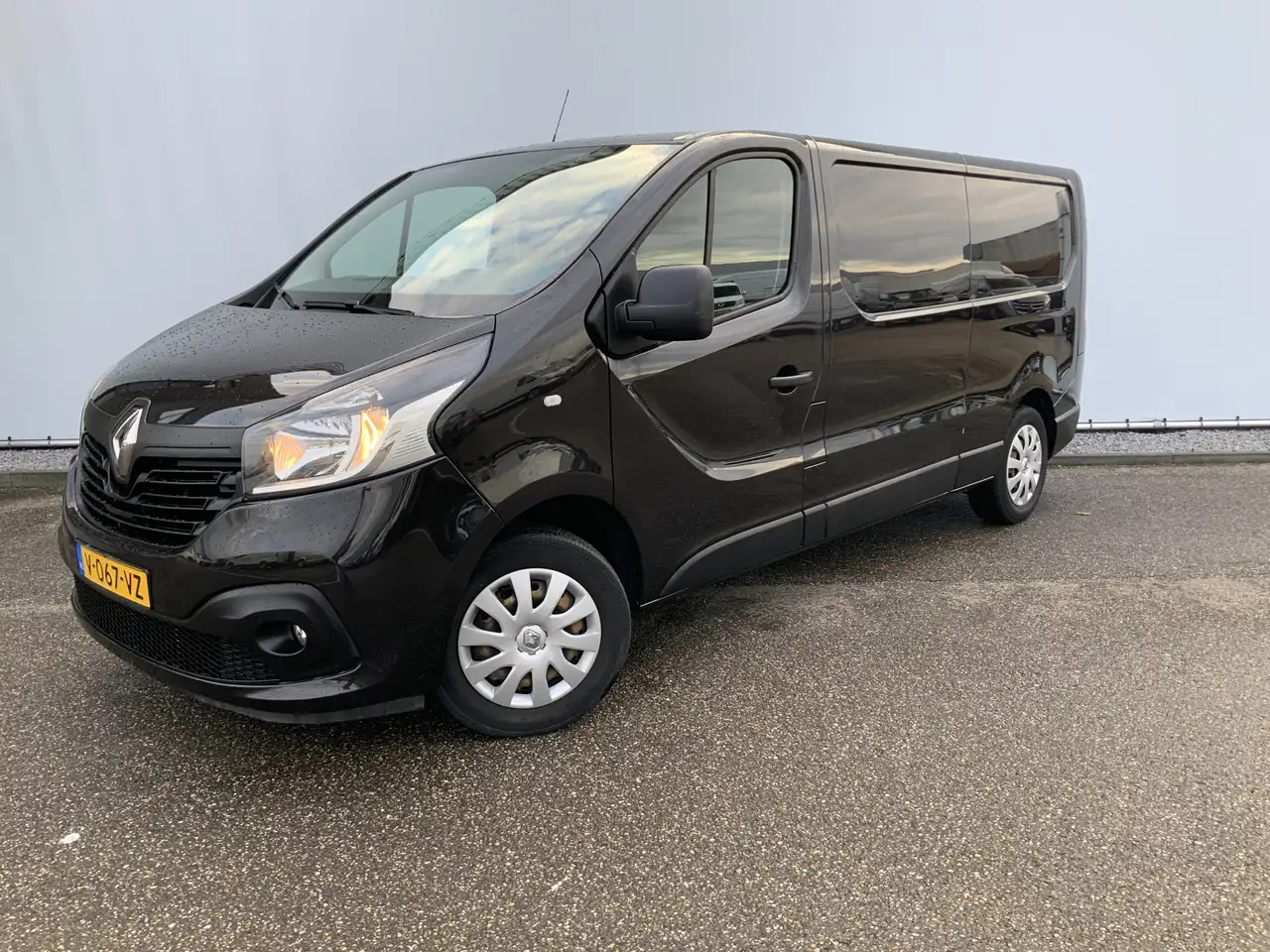 Renault Trafic 1.6 dCi T29 L2H1 Airco Cruise Trerkhaak 2000kg 3 Z - Panel van: picture 1 Renault Trafic 1.6 dCi T29 L2H1 Airco Cruise Trerkhaak 2000kg 3 Z - Panel van: picture 1
