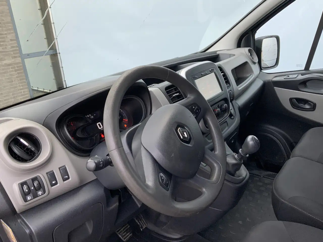 Renault Trafic 1.6 dCi T29 L2H1 Airco Cruise Trerkhaak 2000kg 3 Z - Panel van: picture 5 Renault Trafic 1.6 dCi T29 L2H1 Airco Cruise Trerkhaak 2000kg 3 Z - Panel van: picture 5