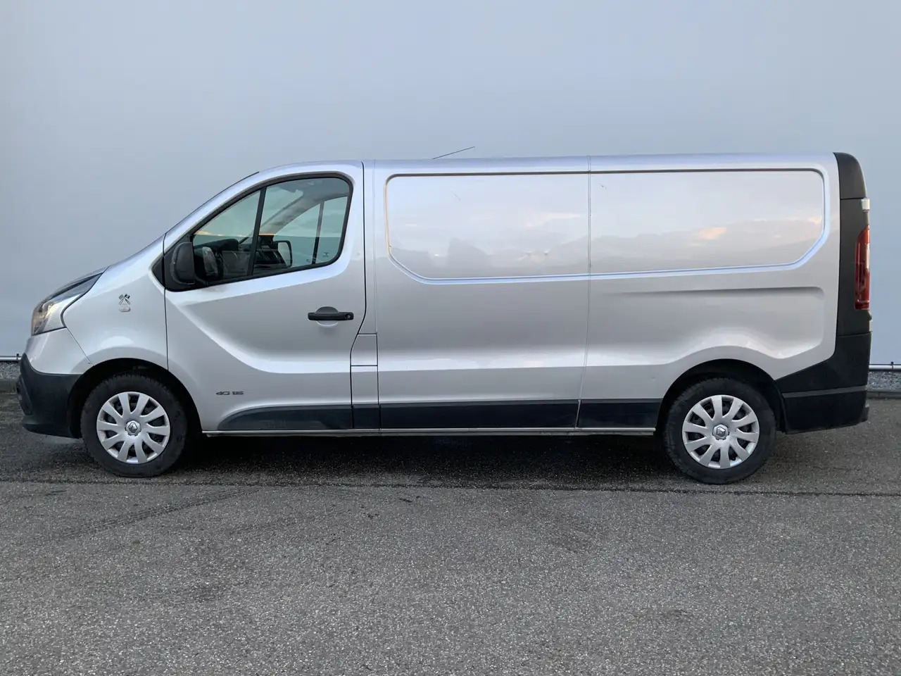 Renault Trafic 1.6 dCi T29 L2H1 Comfort Airco Cruise 3 Zits EXPOR - Panel van: picture 3 Renault Trafic 1.6 dCi T29 L2H1 Comfort Airco Cruise 3 Zits EXPOR - Panel van: picture 3