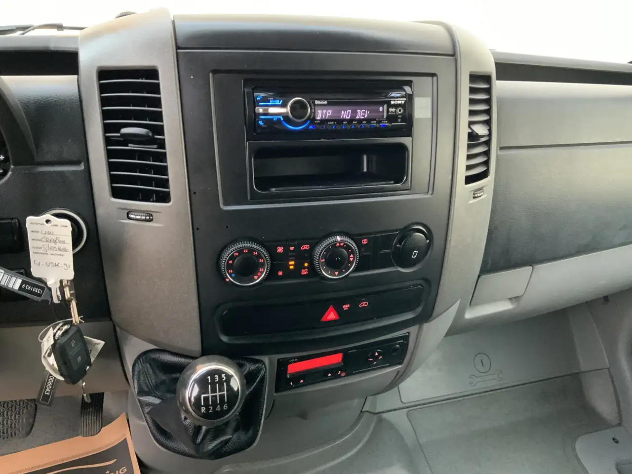 Volkswagen Crafter 35 2.0 TDI L3H1 Glasresteel Airco Cruise 3 Zits UI - Closed box van, Municipal/ Special vehicle: picture 5 Volkswagen Crafter 35 2.0 TDI L3H1 Glasresteel Airco Cruise 3 Zits UI - Closed box van, Municipal/ Special vehicle: picture 5