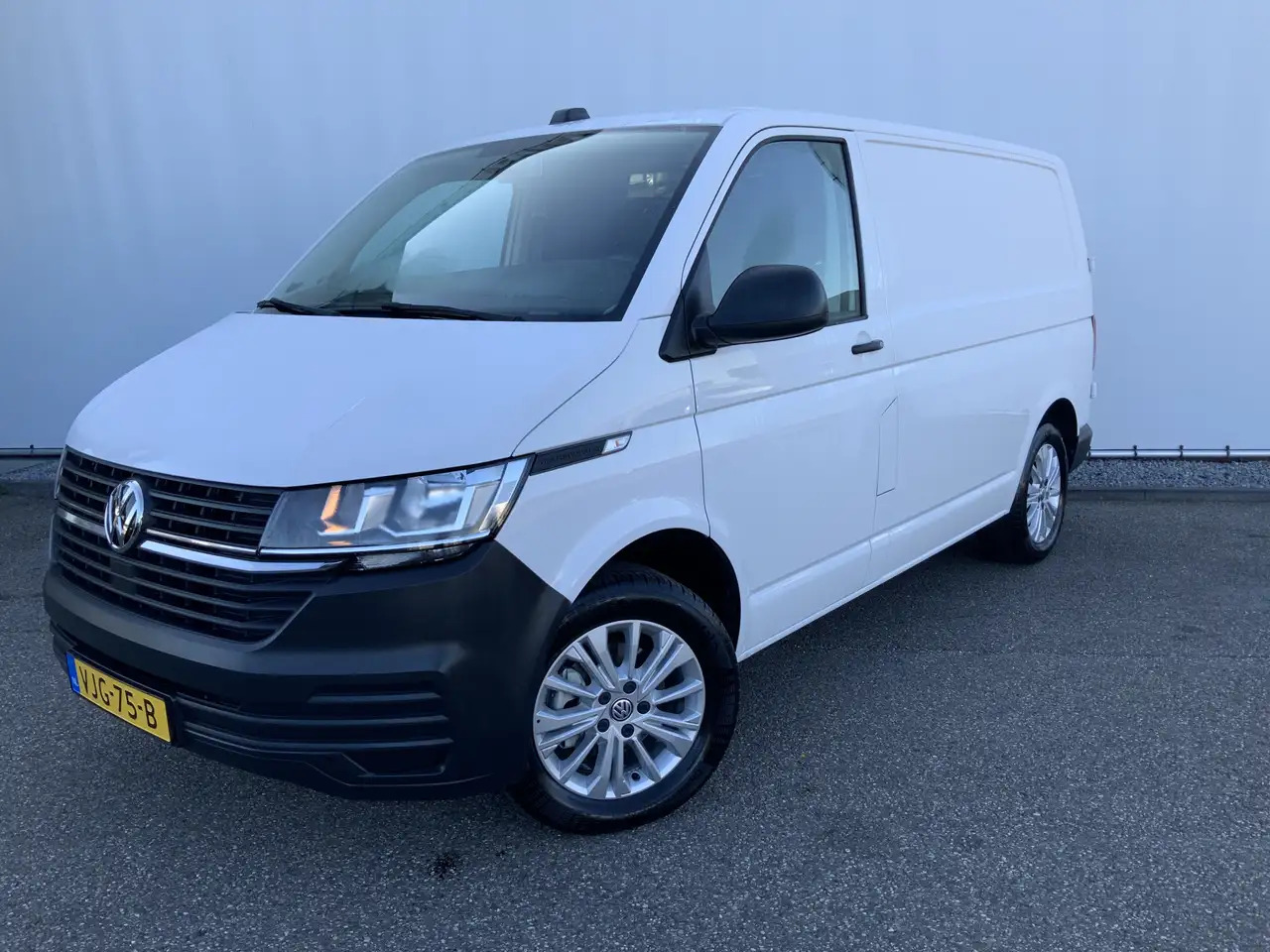 Volkswagen T6.1 Transporter 2.0 TDI L1H1 26 Economy Business - Panel van: picture 1 Volkswagen T6.1 Transporter 2.0 TDI L1H1 26 Economy Business - Panel van: picture 1