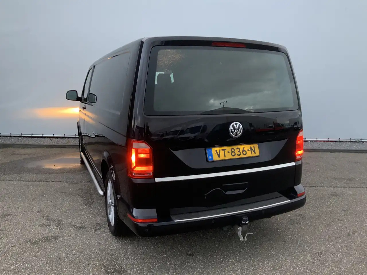 Volkswagen T6 Transporter 2.0 TDI L2H2 Highline Automaat Airco Cruise Navi A - Panel van: picture 2 Volkswagen T6 Transporter 2.0 TDI L2H2 Highline Automaat Airco Cruise Navi A - Panel van: picture 2