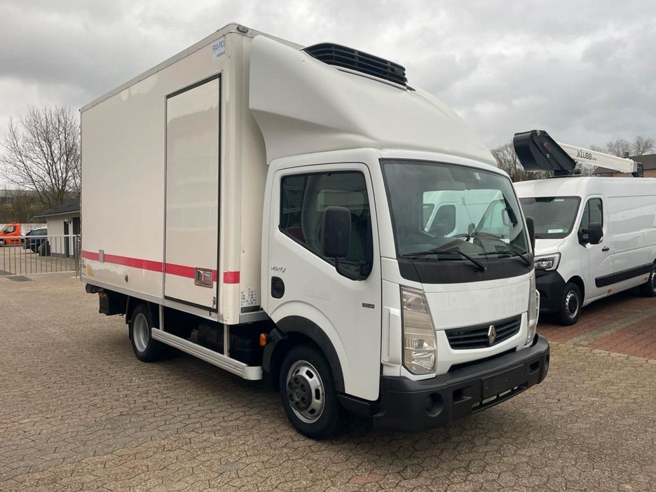 Renault Maxity Tiefkühlkoffer Multi-Temp Ladebordwand - Refrigerated delivery van: picture 3 Renault Maxity Tiefkühlkoffer Multi-Temp Ladebordwand - Refrigerated delivery van: picture 3