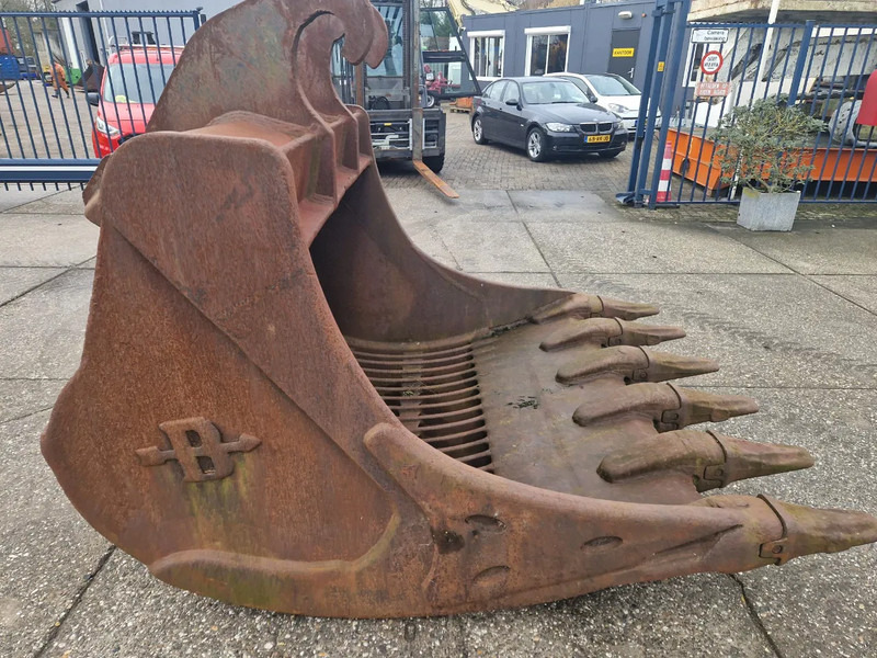 Boforce hardox puinbak CW55 smal in topconditie! - Bucket for Construction machinery: picture 3 Boforce hardox puinbak CW55 smal in topconditie! - Bucket for Construction machinery: picture 3