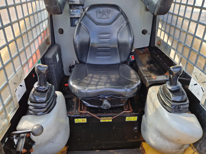 Skid steer loader Caterpillar 216B3 schranklader met 1191 uur: picture 6 Skid steer loader Caterpillar 216B3 schranklader met 1191 uur: picture 6
