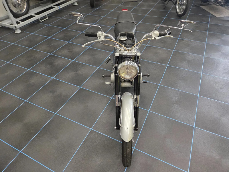 Honda CB160, Honda Dream SA en Honda CL77: 3 oldtimer motorfietsen - Motorcycle: picture 4 Honda CB160, Honda Dream SA en Honda CL77: 3 oldtimer motorfietsen - Motorcycle: picture 4