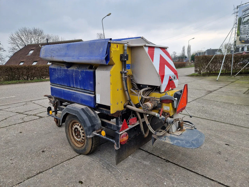 Onbekend Nido Stratos B08-15 nat zoutstrooier zo uit het werk - Sand/ Salt spreader: picture 3 Onbekend Nido Stratos B08-15 nat zoutstrooier zo uit het werk - Sand/ Salt spreader: picture 3
