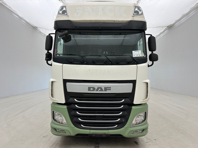 DAF XF 460 Super Space Cab - Curtain side truck: picture 2 DAF XF 460 Super Space Cab - Curtain side truck: picture 2