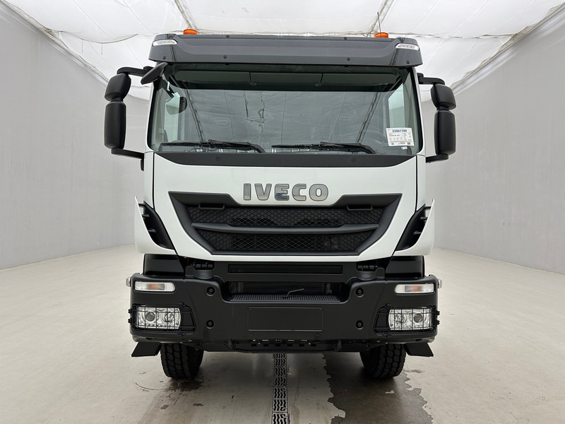 Iveco Trakker 380 - 6x4 - Cab chassis truck: picture 2 Iveco Trakker 380 - 6x4 - Cab chassis truck: picture 2