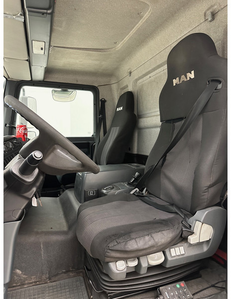 Box truck MAN TGL 12.220: picture 11