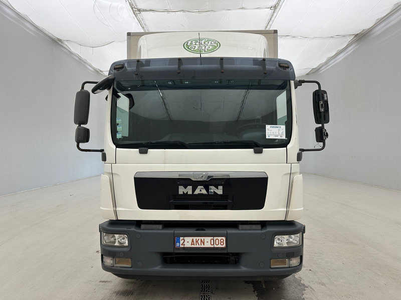 MAN TGM 12.250 - Box truck: picture 2 MAN TGM 12.250 - Box truck: picture 2