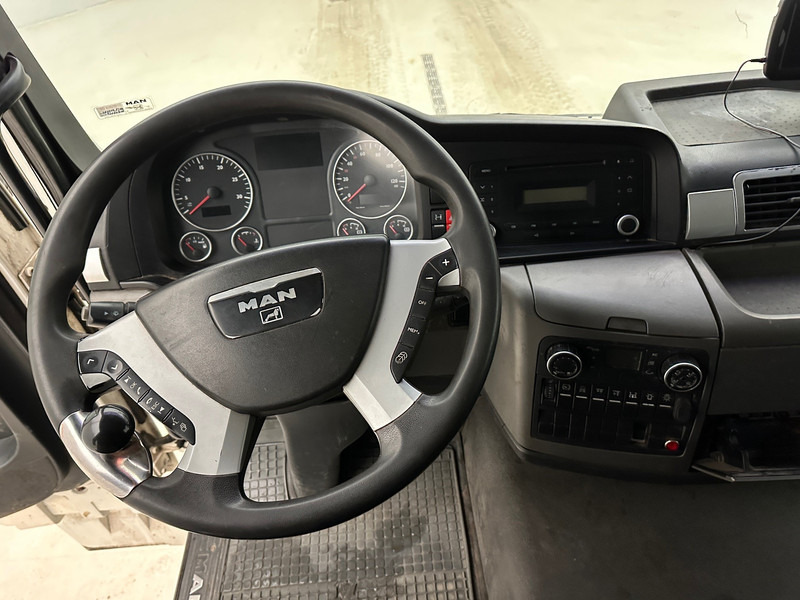 Interior photo 2: Dropside/ Flatbed truck, Crane truck MAN TGS 35.440 - 8x4