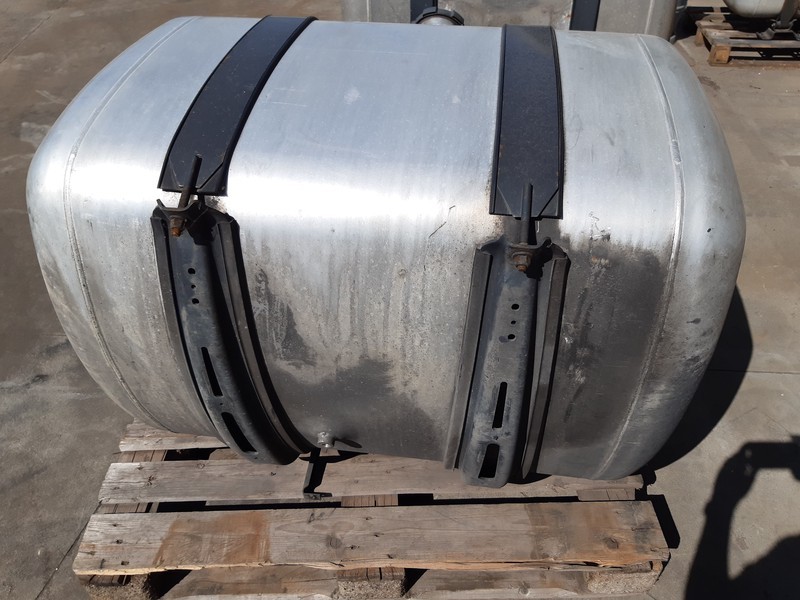 Mercedes-Benz A9604704602 480 liter - Fuel tank: picture 4 Mercedes-Benz A9604704602 480 liter - Fuel tank: picture 4