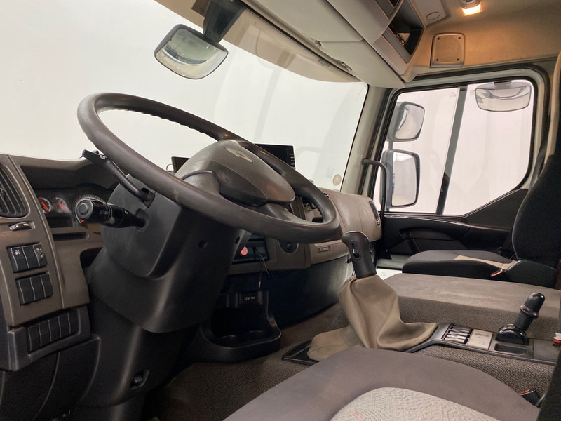 Tipper, Crane truck Renault Kerax 410 DXi - 8x4*: picture 10