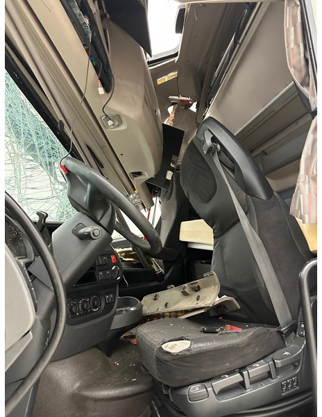 Tractor unit DAF XF 460 Super Space Cab: picture 11