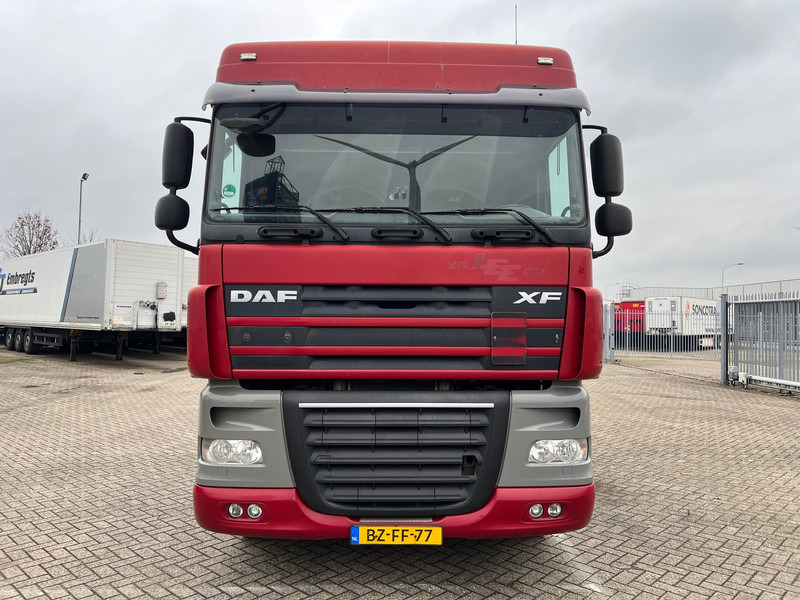 DAF XF105.410 Space Cab - ADR - Tractor unit: picture 2 DAF XF105.410 Space Cab - ADR - Tractor unit: picture 2