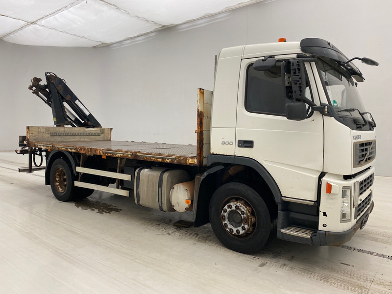 Volvo FM 300 - Dropside/ Flatbed truck, Crane truck: picture 3 Volvo FM 300 - Dropside/ Flatbed truck, Crane truck: picture 3