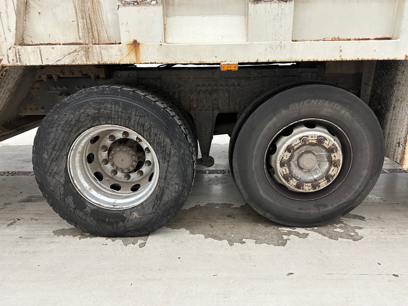 Volvo FM 330 - Garbage truck: picture 5 Volvo FM 330 - Garbage truck: picture 5