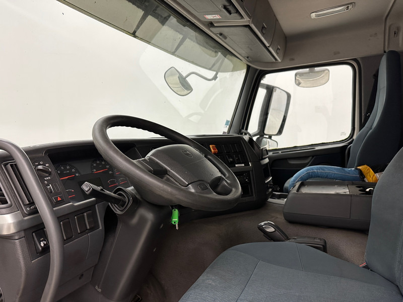 Tanker truck Volvo FM 500 - 6x2: picture 10 Tanker truck Volvo FM 500 - 6x2: picture 10