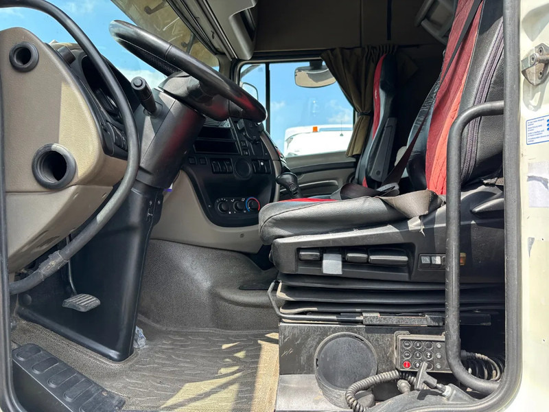 DAF XF 105.460 6X2 Spacecab Manual Gearbox Euro 5 - Tractor unit: picture 5 DAF XF 105.460 6X2 Spacecab Manual Gearbox Euro 5 - Tractor unit: picture 5